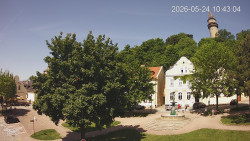 Náměstí, Hrad a Trůba