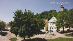 Náměstí, Hrad a Trůba