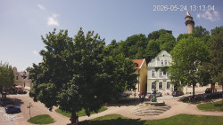 Náměstí, Hrad a Trůba