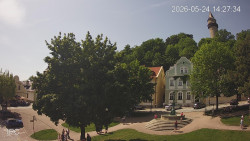 Náměstí, Hrad a Trůba