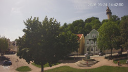 Náměstí, Hrad a Trůba