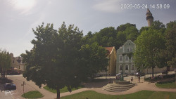 Náměstí, Hrad a Trůba
