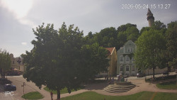 Náměstí, Hrad a Trůba