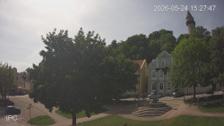 Náměstí, Hrad a Trůba