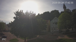 Náměstí, Hrad a Trůba