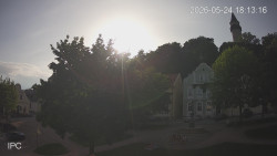 Náměstí, Hrad a Trůba
