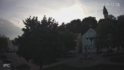 Náměstí, Hrad a Trůba