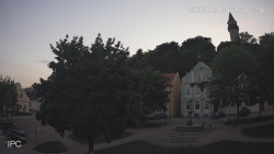 Náměstí, Hrad a Trůba