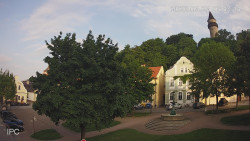 Náměstí, Hrad a Trůba