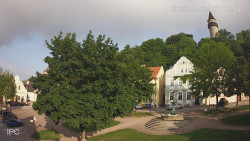 Náměstí, Hrad a Trůba