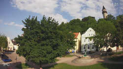 Náměstí, Hrad a Trůba