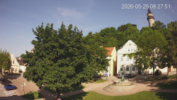 Náměstí, Hrad a Trůba