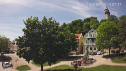 Náměstí, Hrad a Trůba