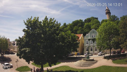 Náměstí, Hrad a Trůba