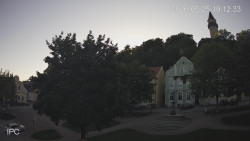 Náměstí, Hrad a Trůba