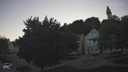 Náměstí, Hrad a Trůba