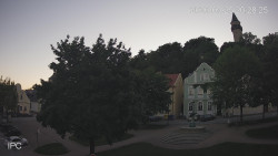 Náměstí, Hrad a Trůba
