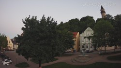 Náměstí, Hrad a Trůba
