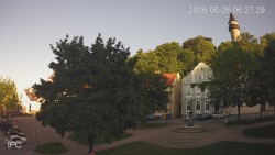 Náměstí, Hrad a Trůba