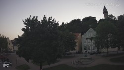 Náměstí, Hrad a Trůba