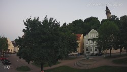 Náměstí, Hrad a Trůba