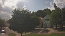 Náměstí, Hrad a Trůba