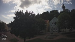 Náměstí, Hrad a Trůba