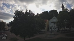Náměstí, Hrad a Trůba