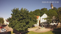 Náměstí, Hrad a Trůba