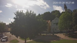 Náměstí, Hrad a Trůba