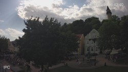 Náměstí, Hrad a Trůba