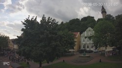 Náměstí, Hrad a Trůba