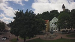 Náměstí, Hrad a Trůba