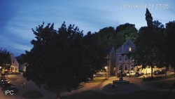 Náměstí, Hrad a Trůba