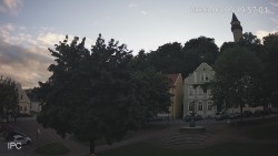 Náměstí, Hrad a Trůba