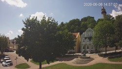 Náměstí, Hrad a Trůba