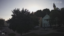 Náměstí, Hrad a Trůba