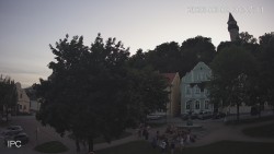 Náměstí, Hrad a Trůba
