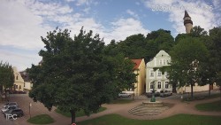 Náměstí, Hrad a Trůba