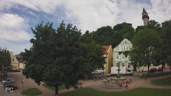 Náměstí, Hrad a Trůba