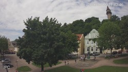 Náměstí, Hrad a Trůba