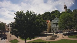Náměstí, Hrad a Trůba