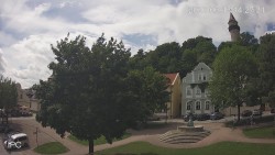 Náměstí, Hrad a Trůba