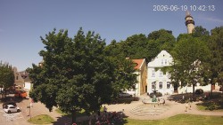 Náměstí, Hrad a Trůba