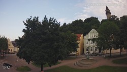 Náměstí, Hrad a Trůba