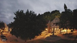 Náměstí, Hrad a Trůba