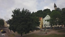 Náměstí, Hrad a Trůba