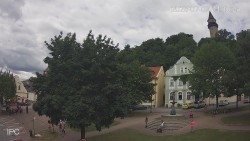 Náměstí, Hrad a Trůba