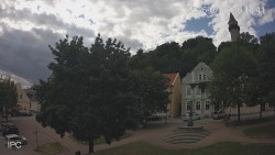 Náměstí, Hrad a Trůba