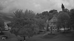 Náměstí, Hrad a Trůba